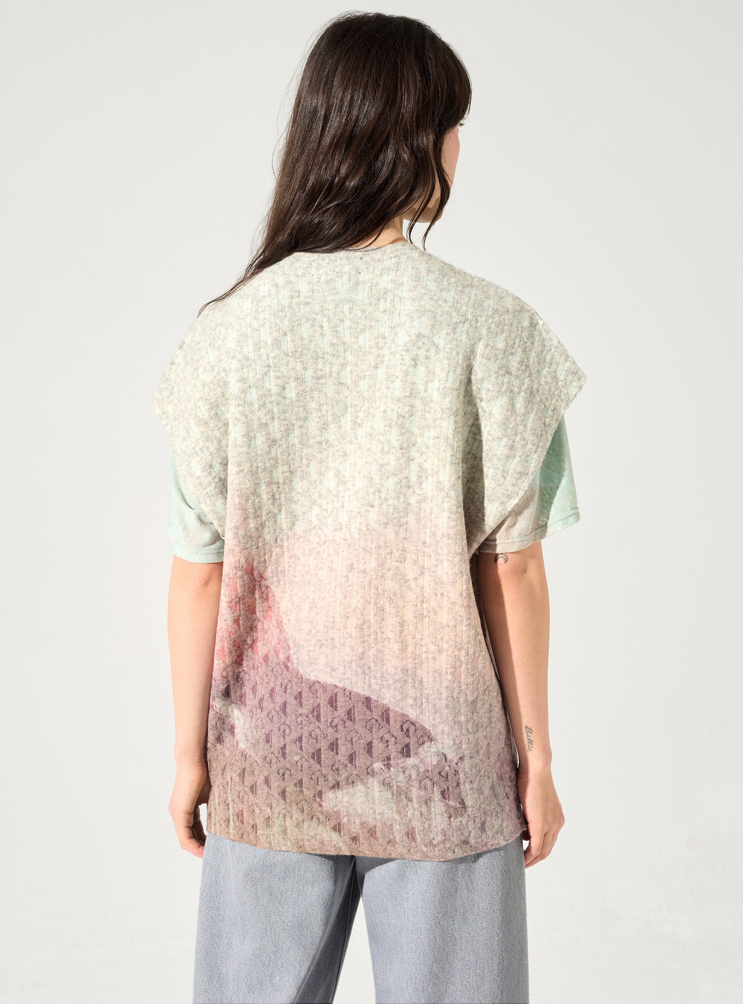 Sleeveless cardigan
