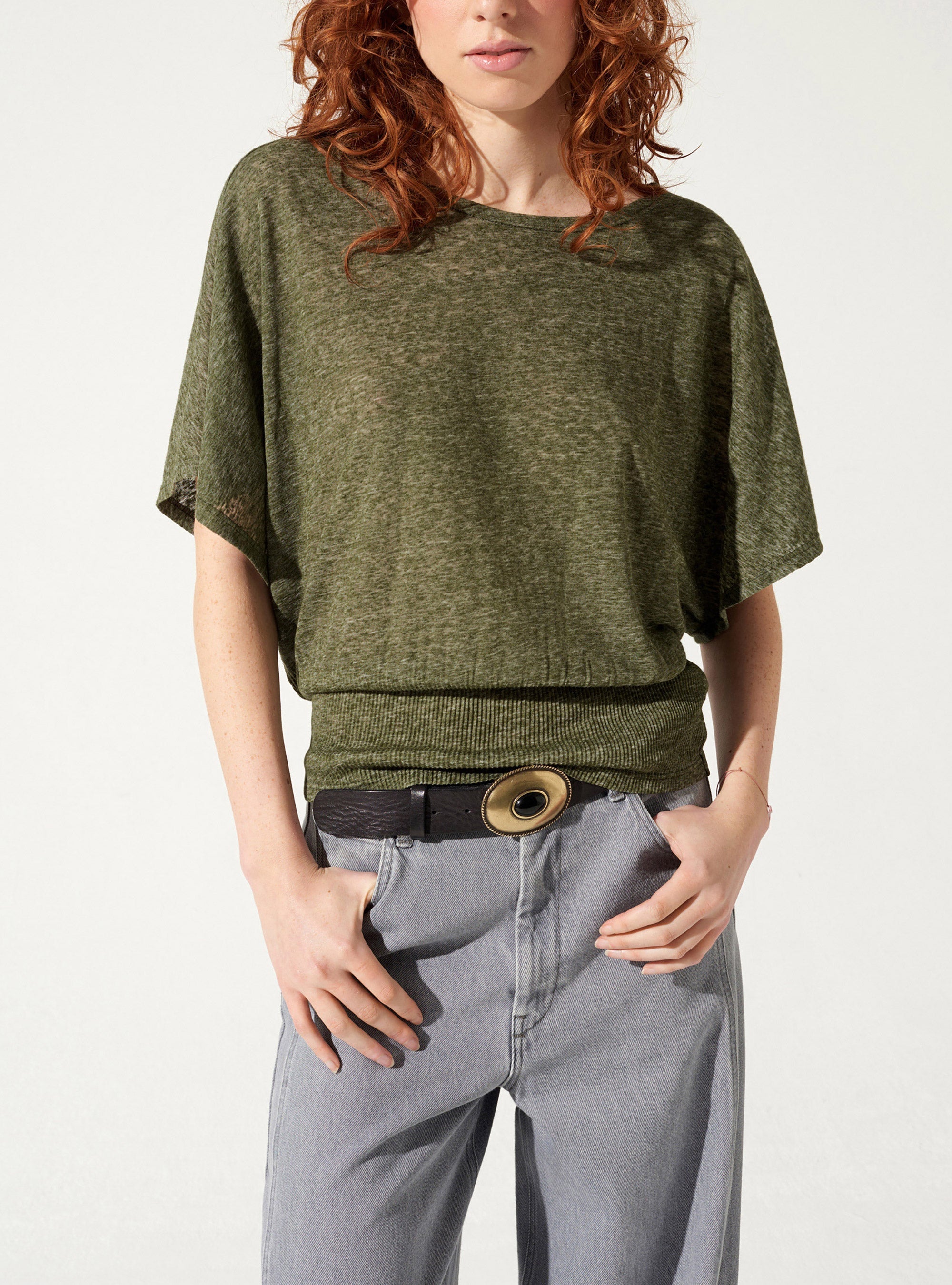 Oberteil mit U-Boot-Ausschnitt