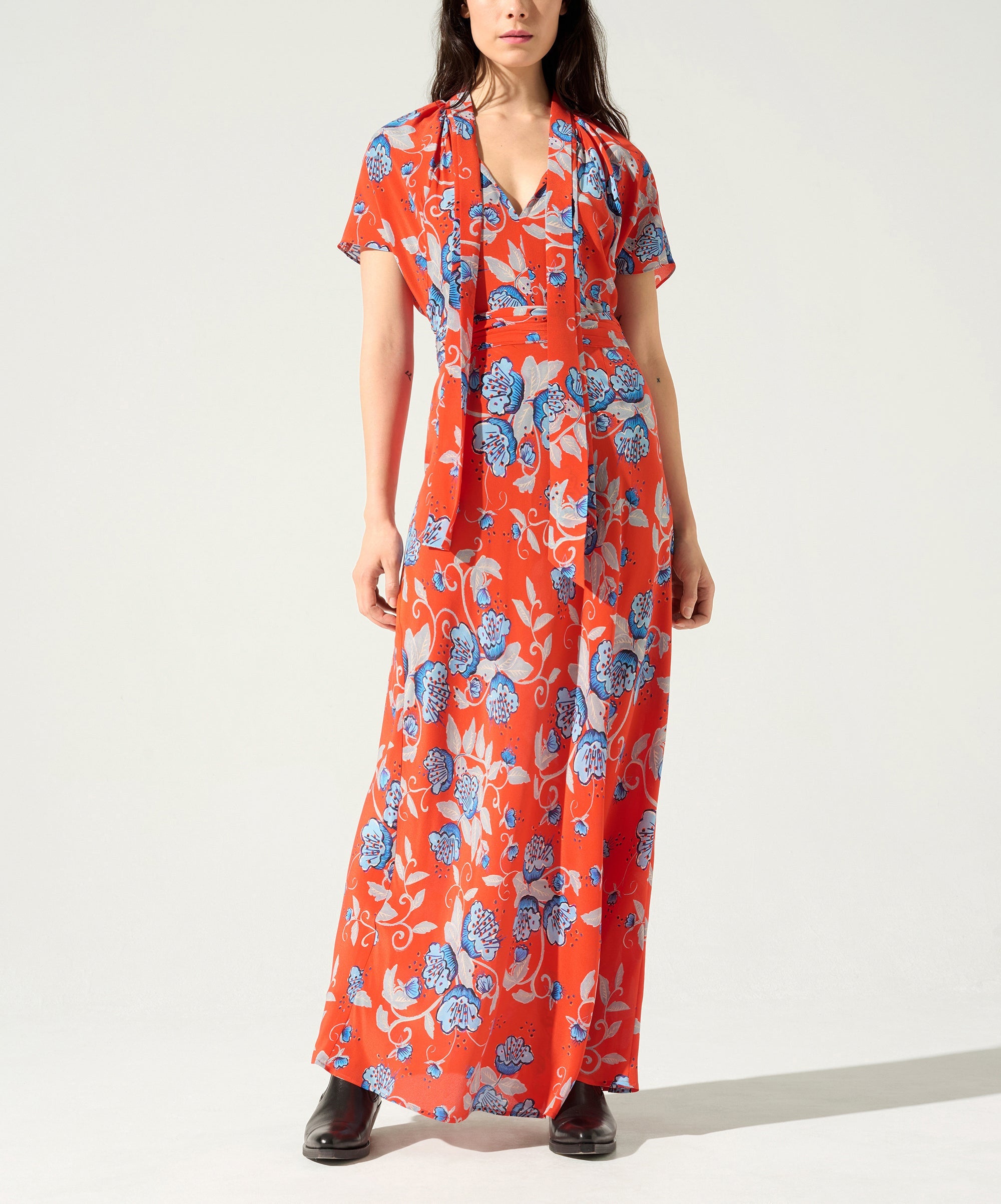 Langes bedrucktes Kleid