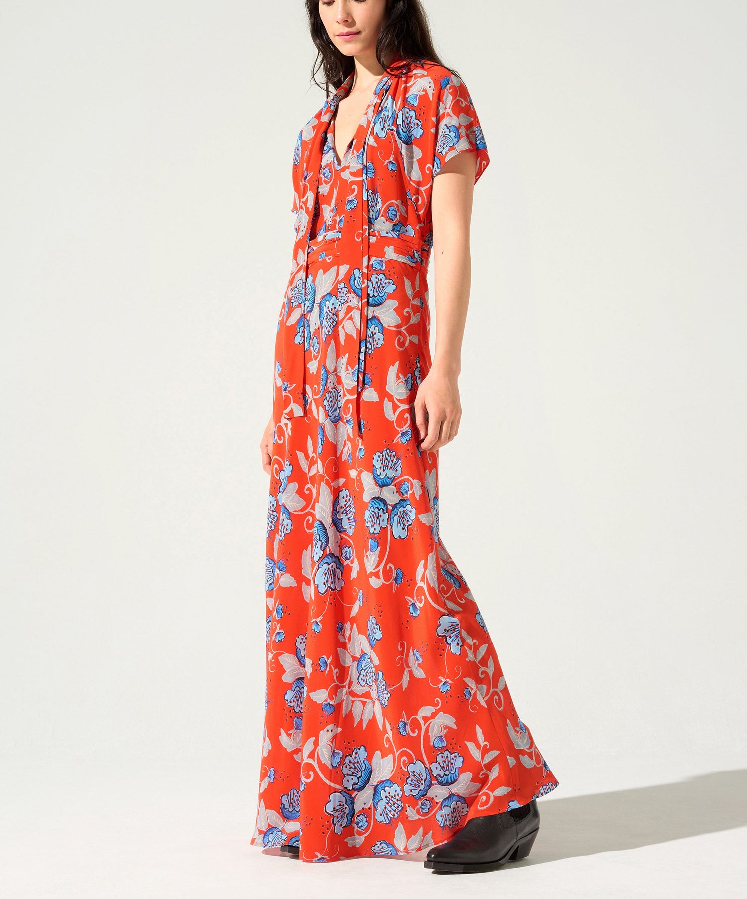 Langes bedrucktes Kleid