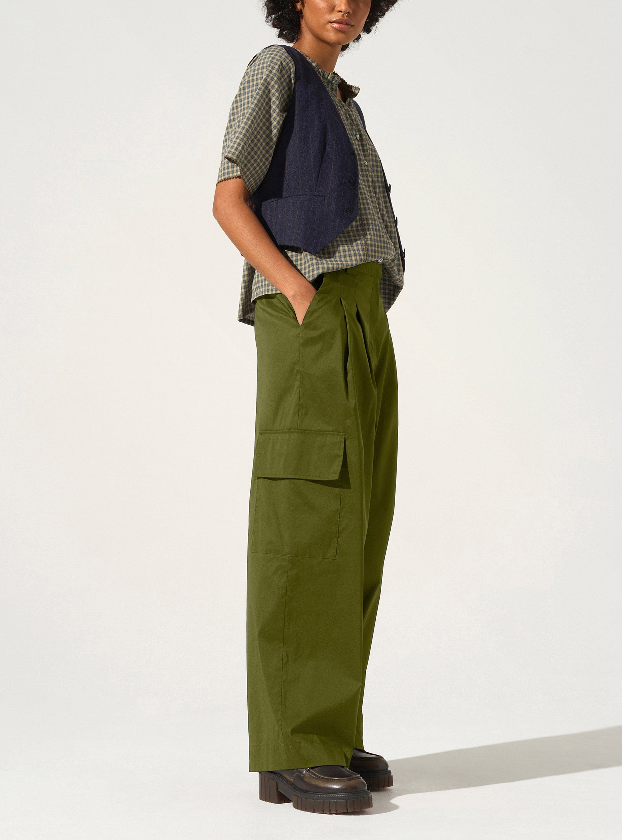 Wide-leg pants