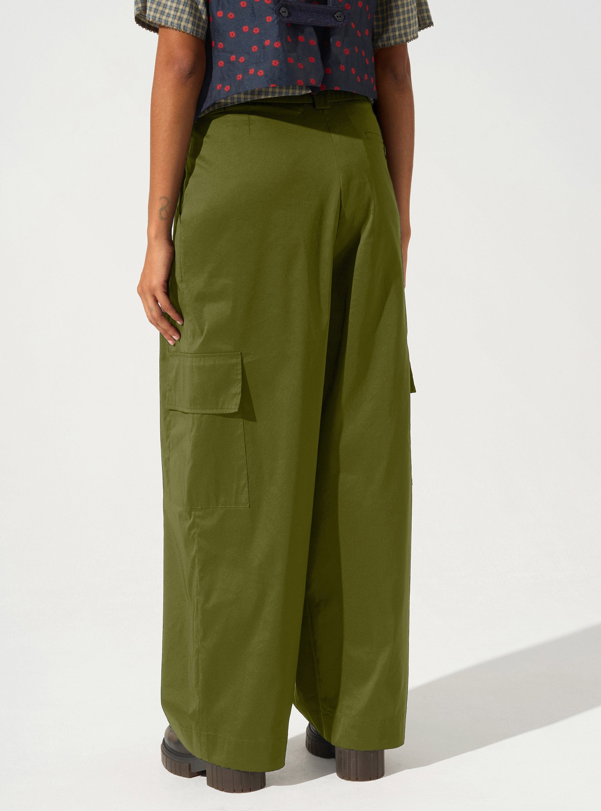 Wide-leg pants