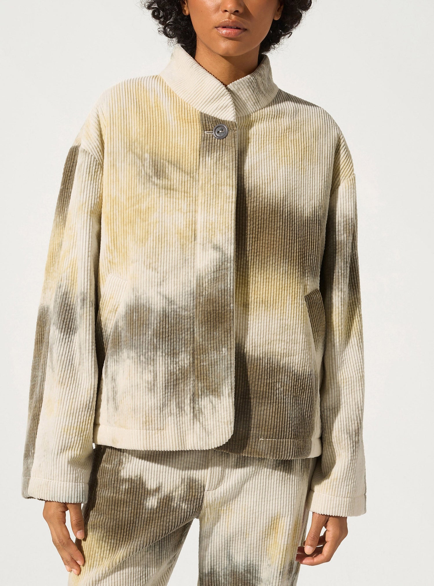 Stand-up collar jacket