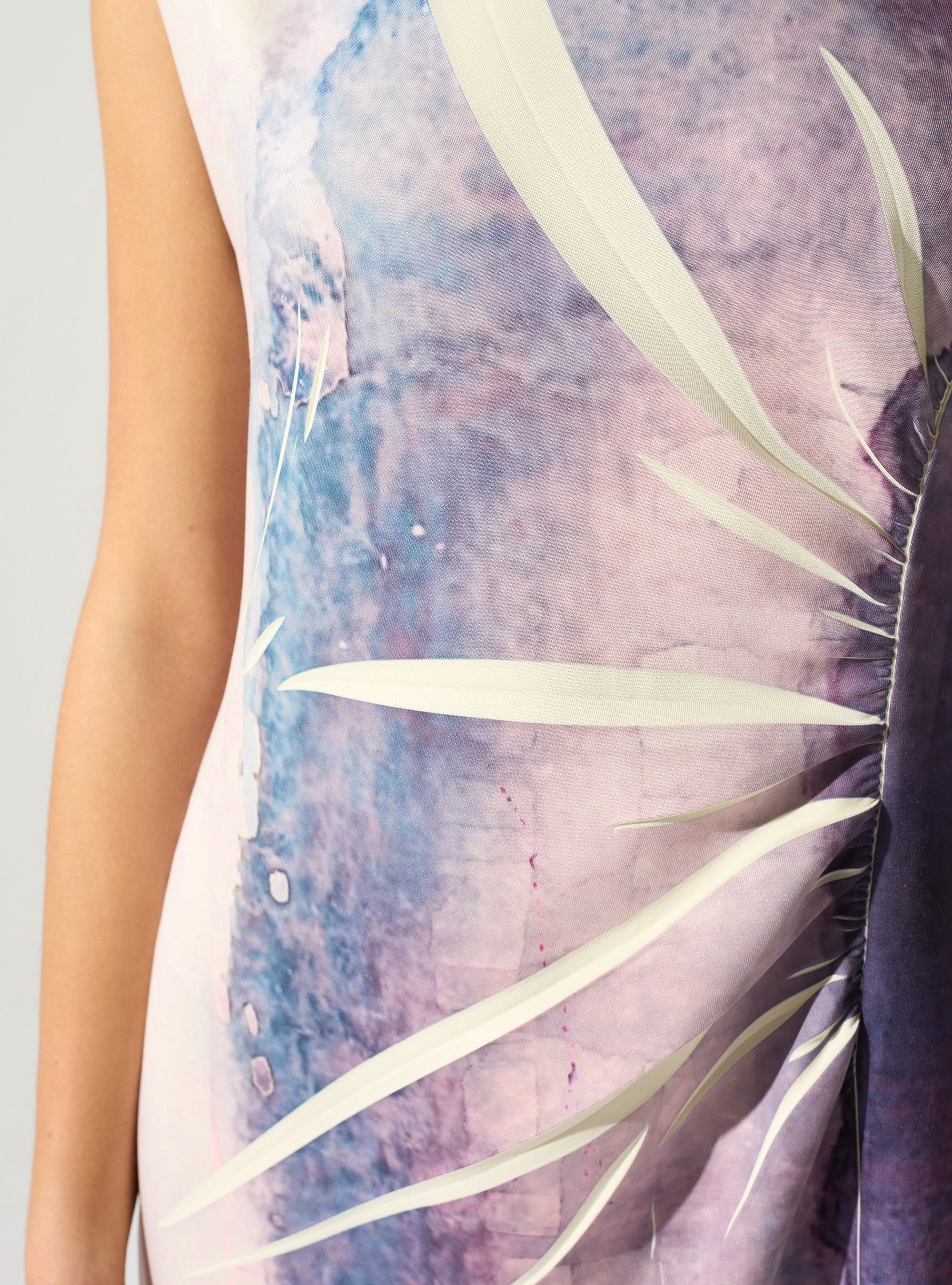 Asymmetrisches Kleid