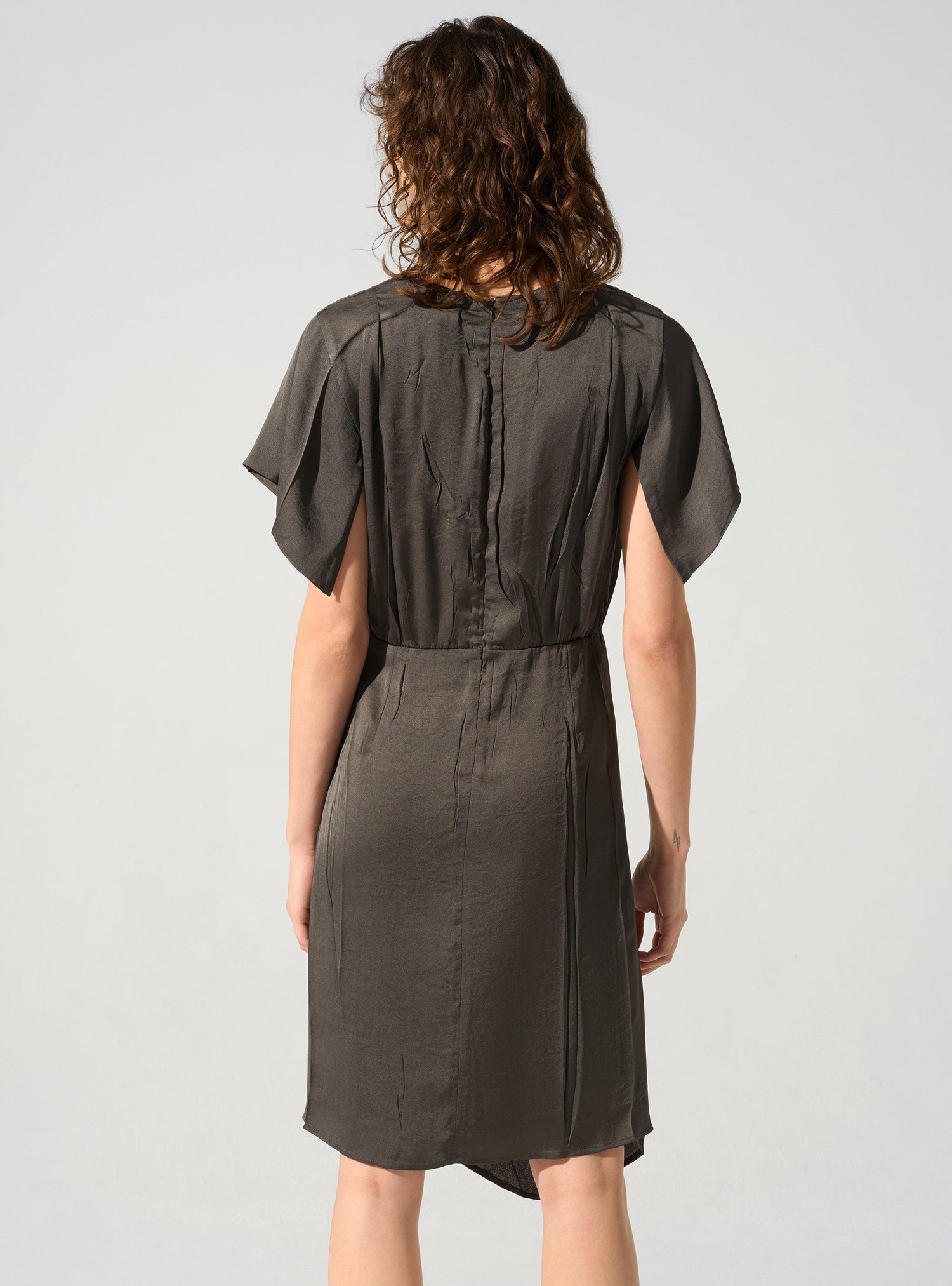 Robe manches fendues