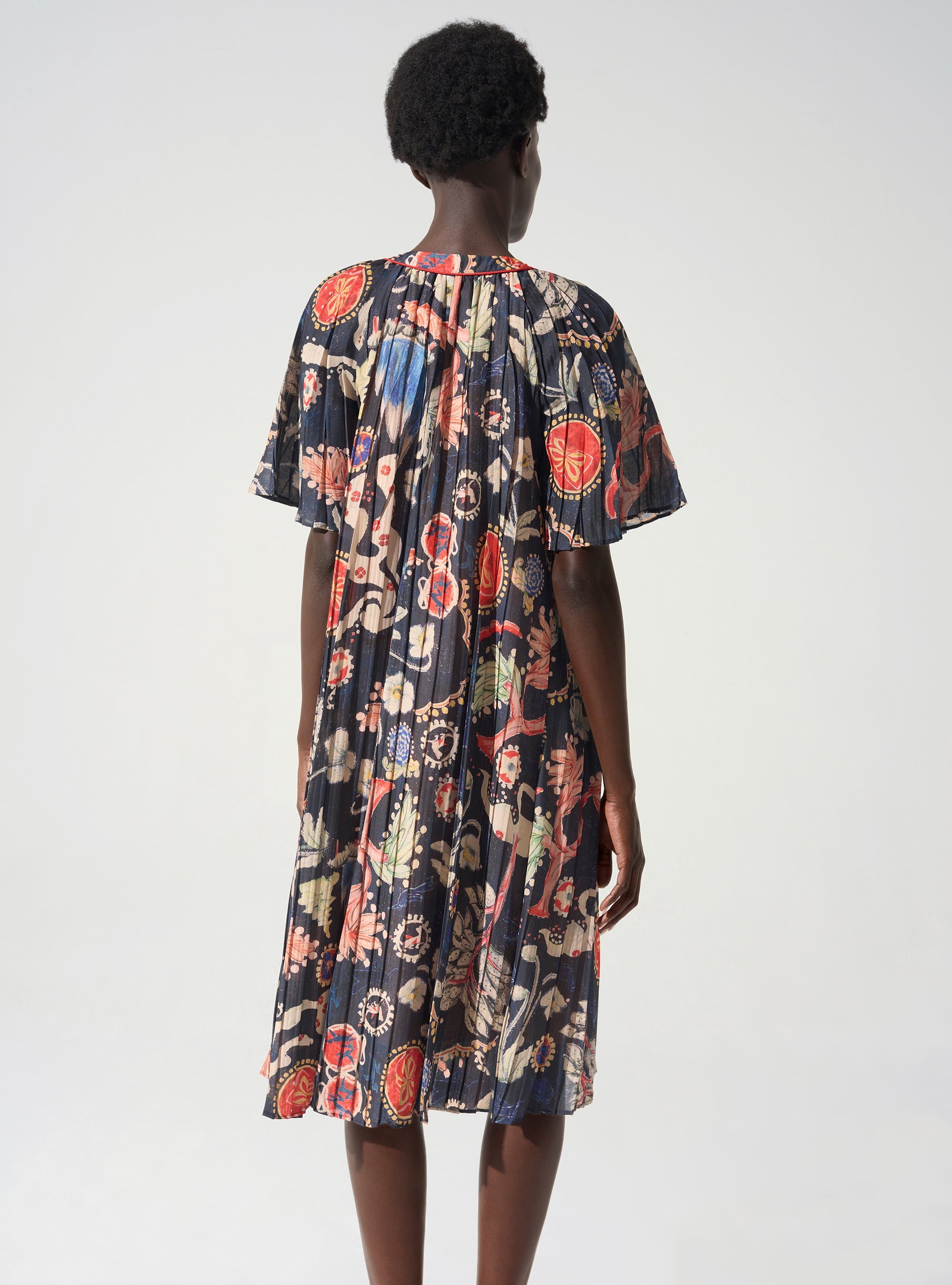 Lockeres, plissiertes Kleid