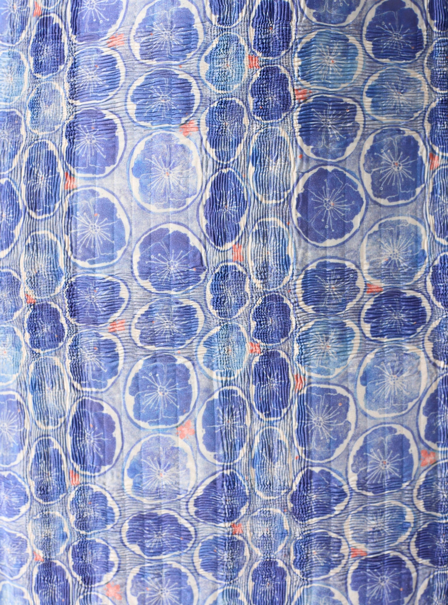 Langes fließendes Kleid