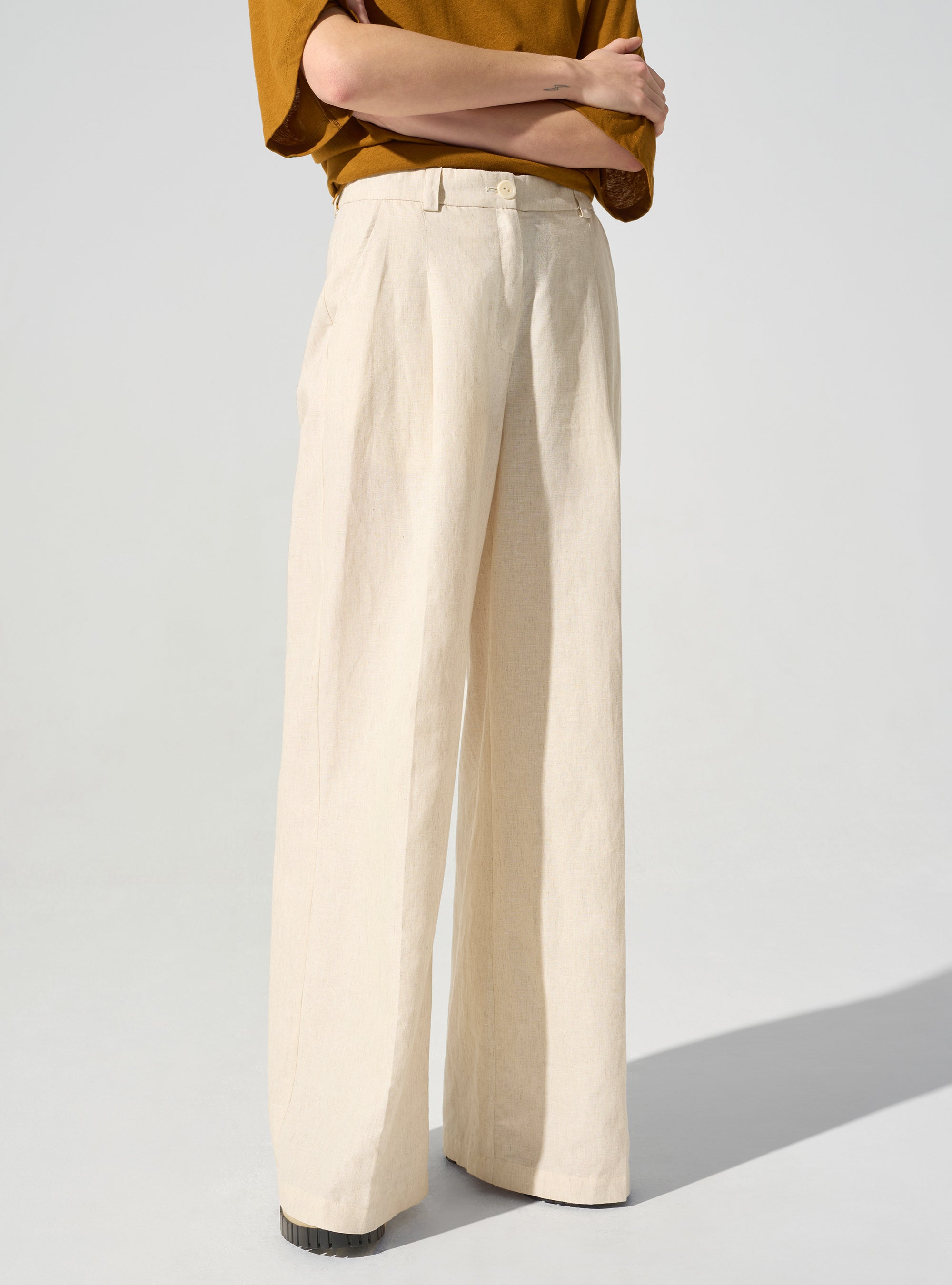 Wide-leg pants