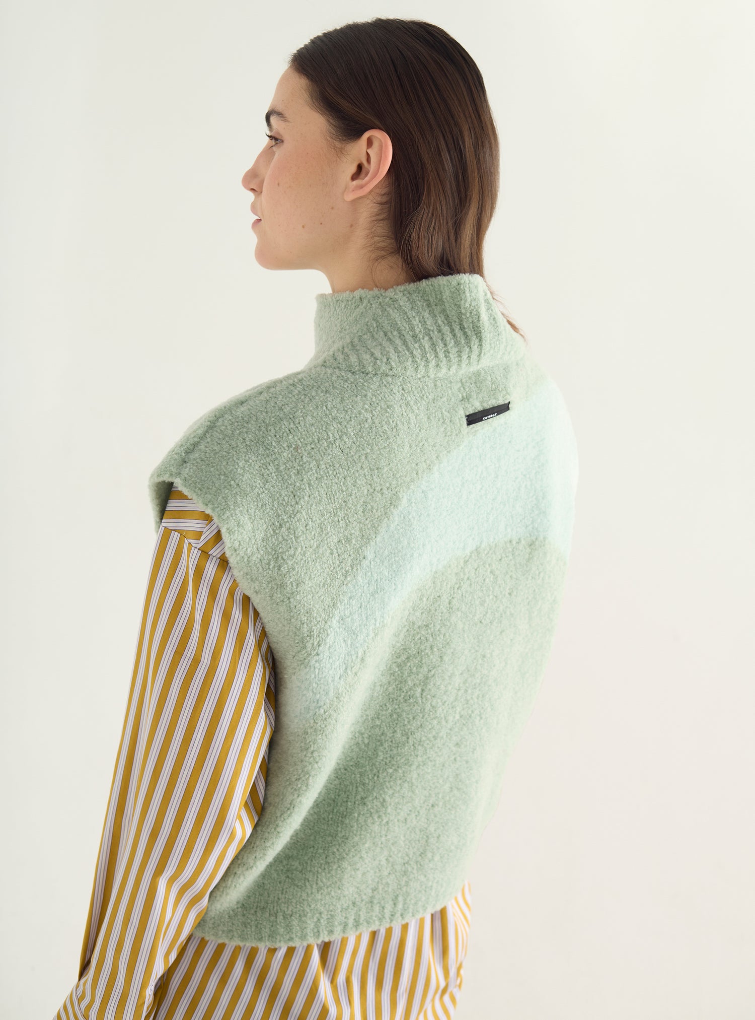 Pull sans manches en laine bouclette