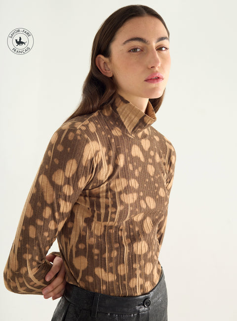 T-shirt col montant en maille plissée