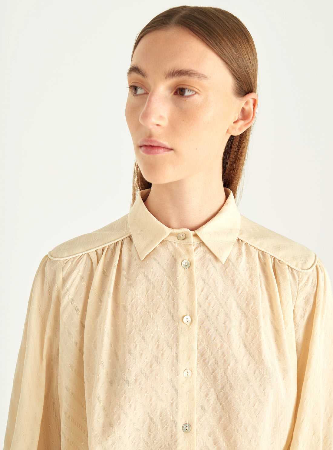 Romantische Bluse aus Wolle und Seide