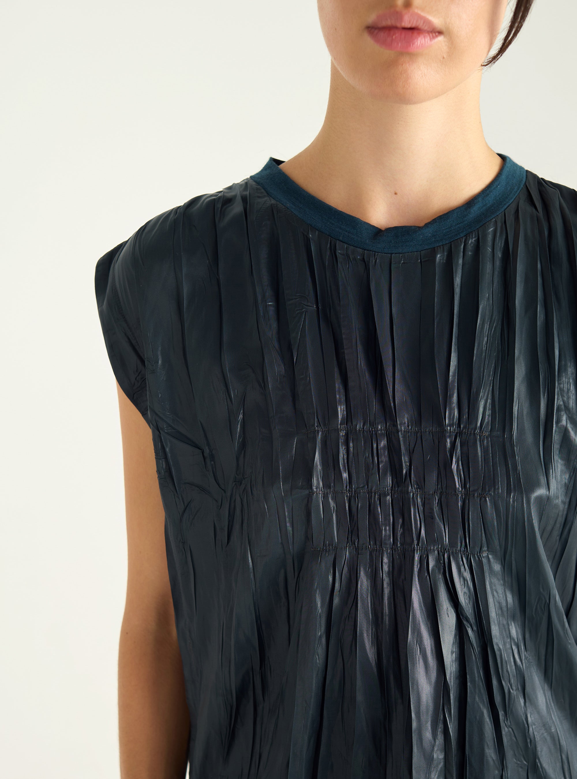 Two-material pleated tank top