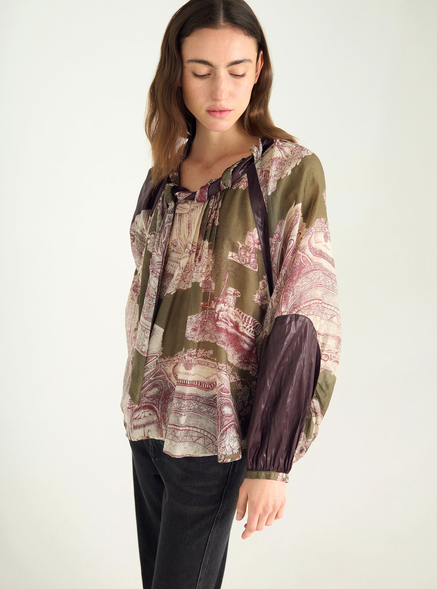 Blouse contrastée