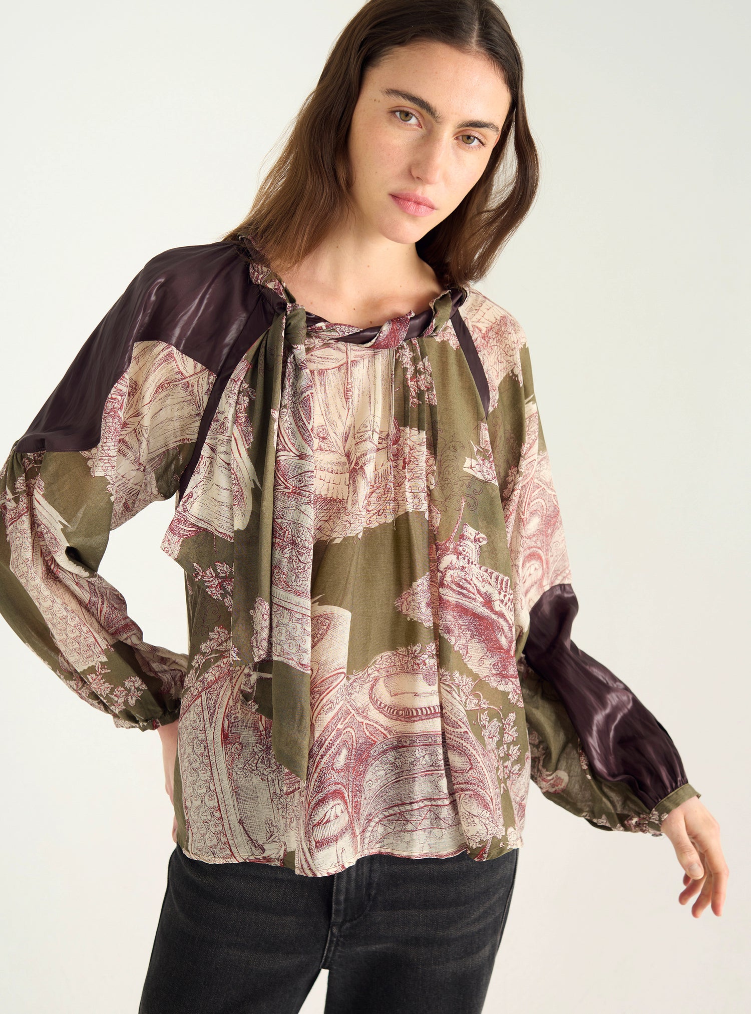 Blouse contrastée