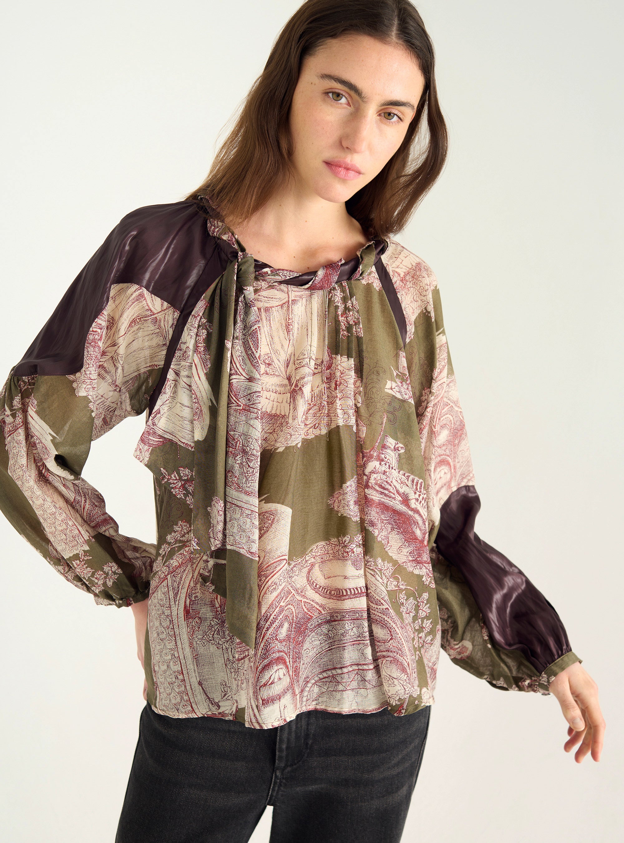 Blouse contrastée