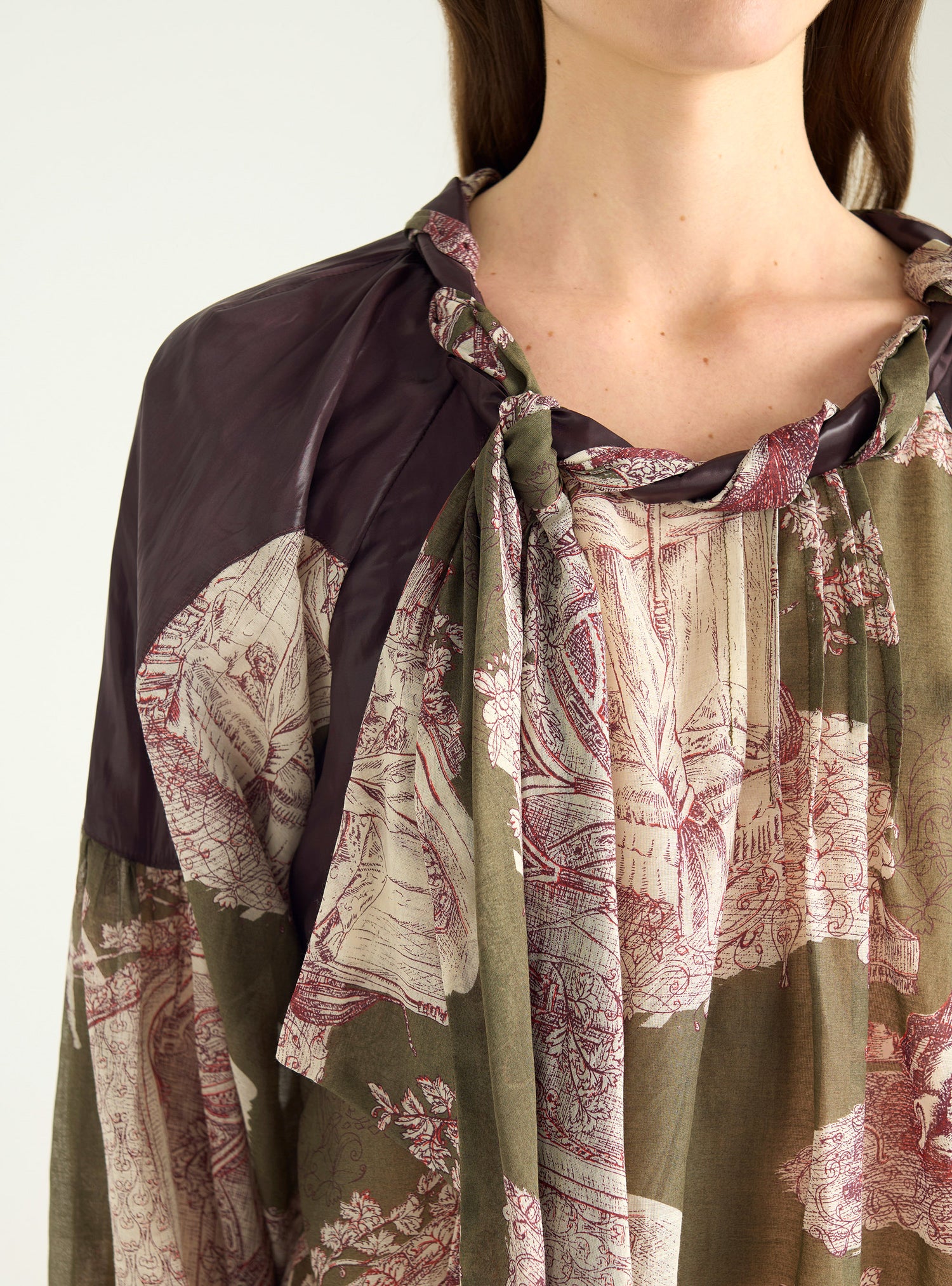 Blouse contrastée