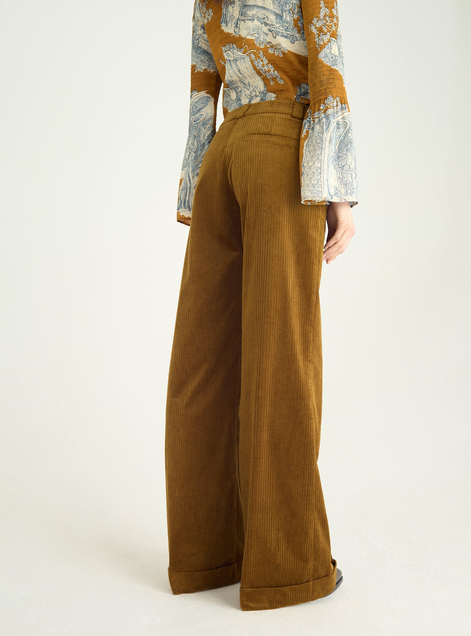 Pantalon large en velours lavé