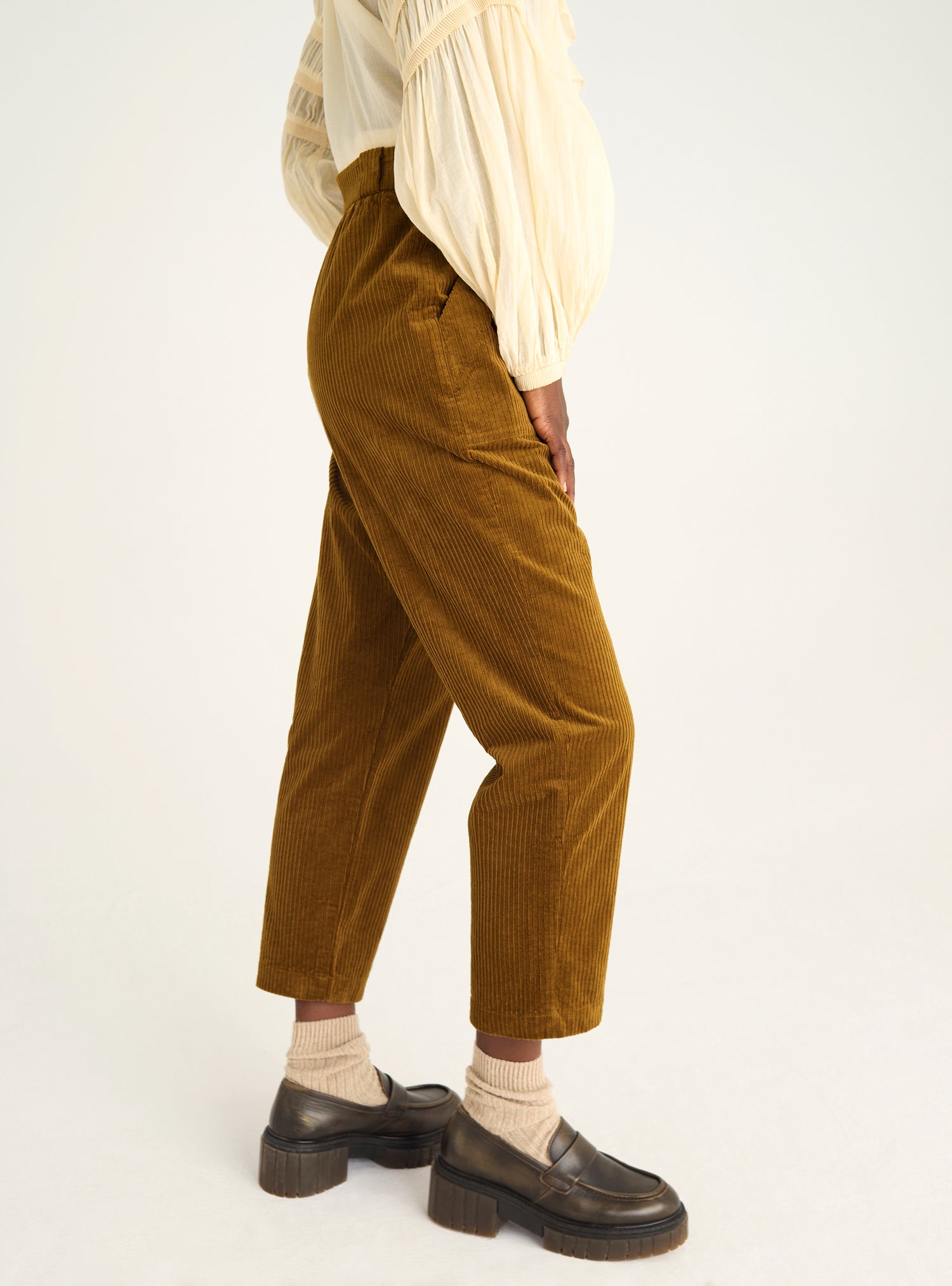 Corduroy carrot pants