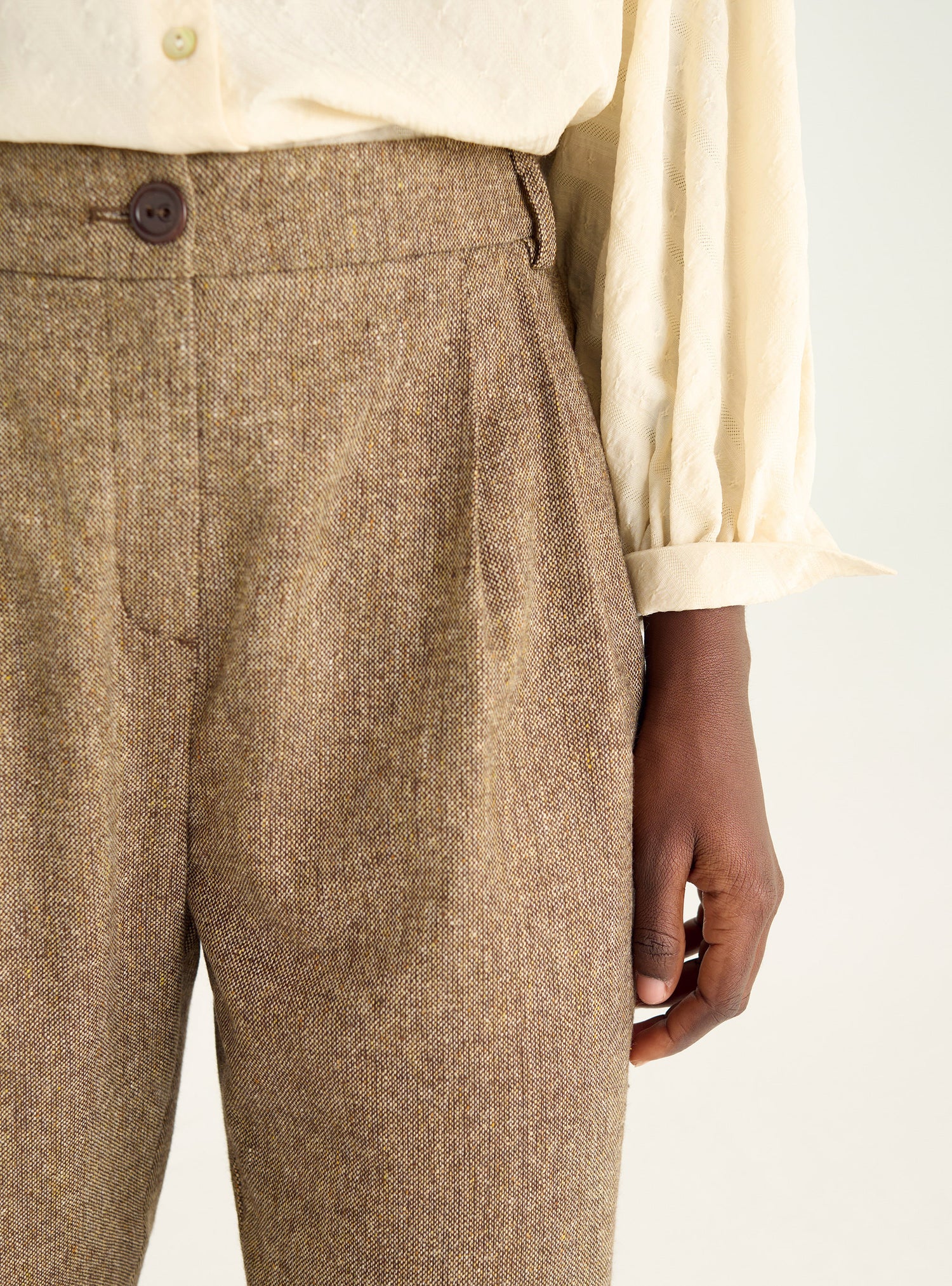 Karottenhose aus meliertem Wolltweed