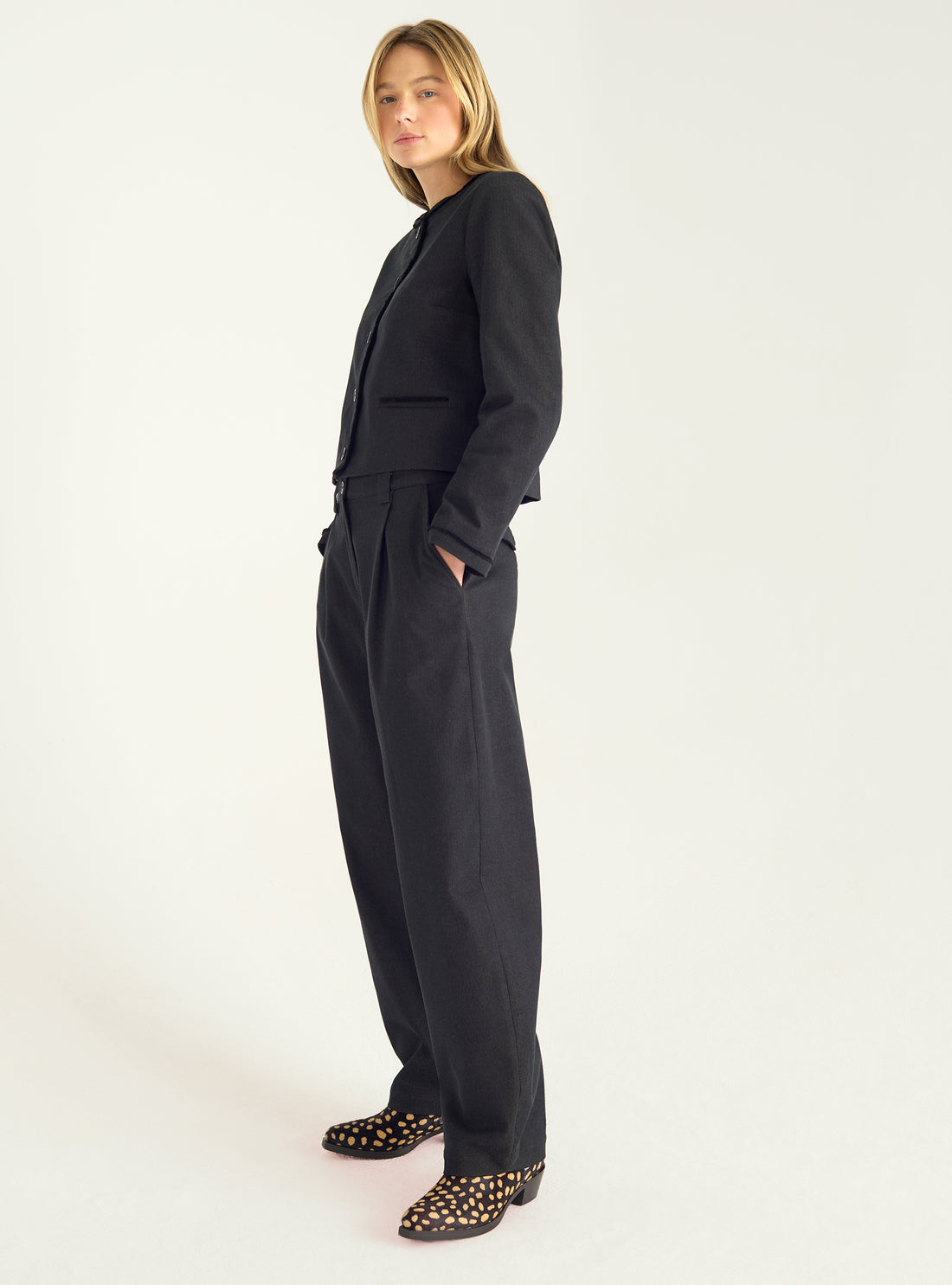 Kurze Jacke im Tailoring-Stil