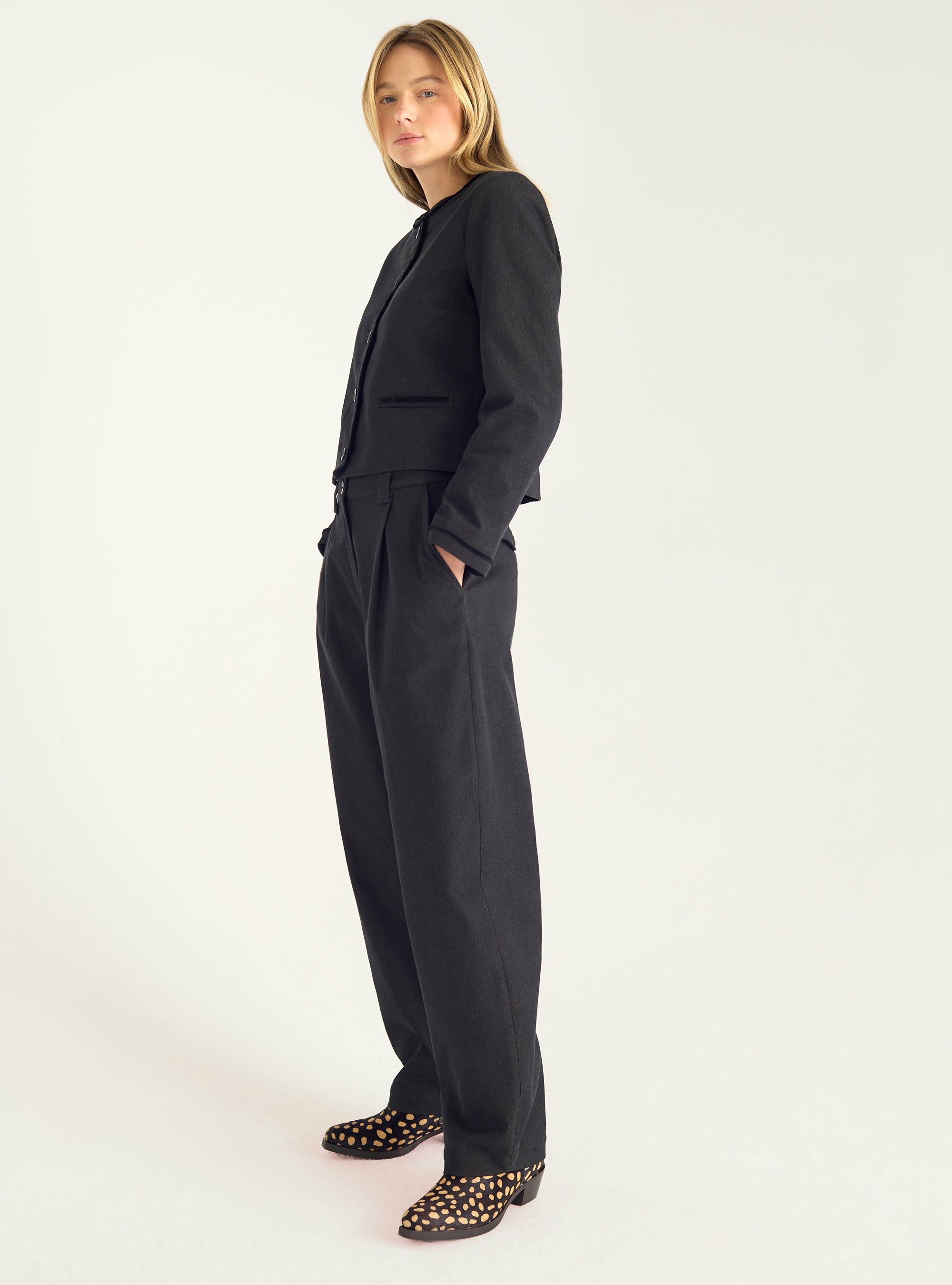 Kurze Jacke im Tailoring-Stil