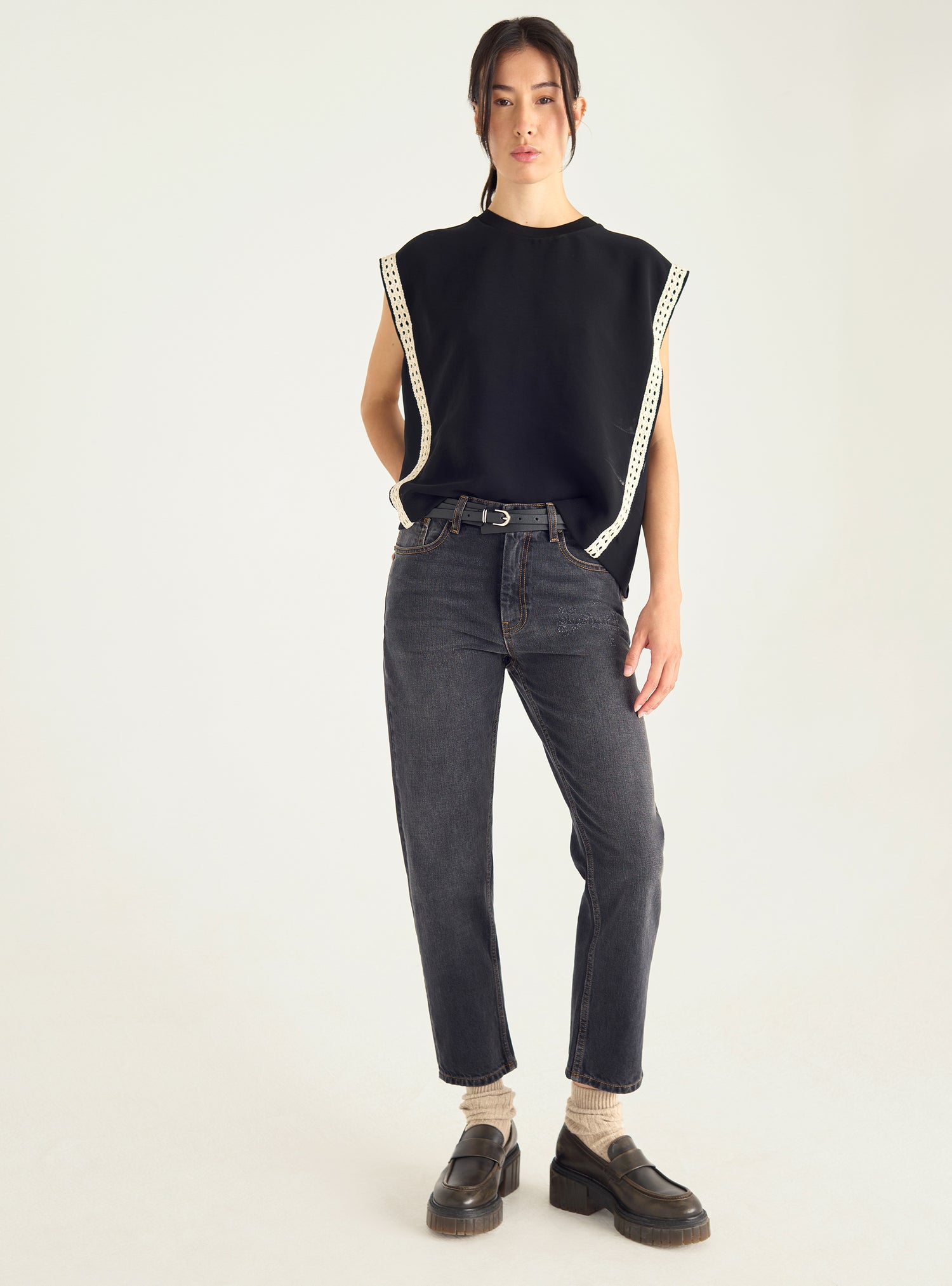 Débardeur structuré à détails guipure