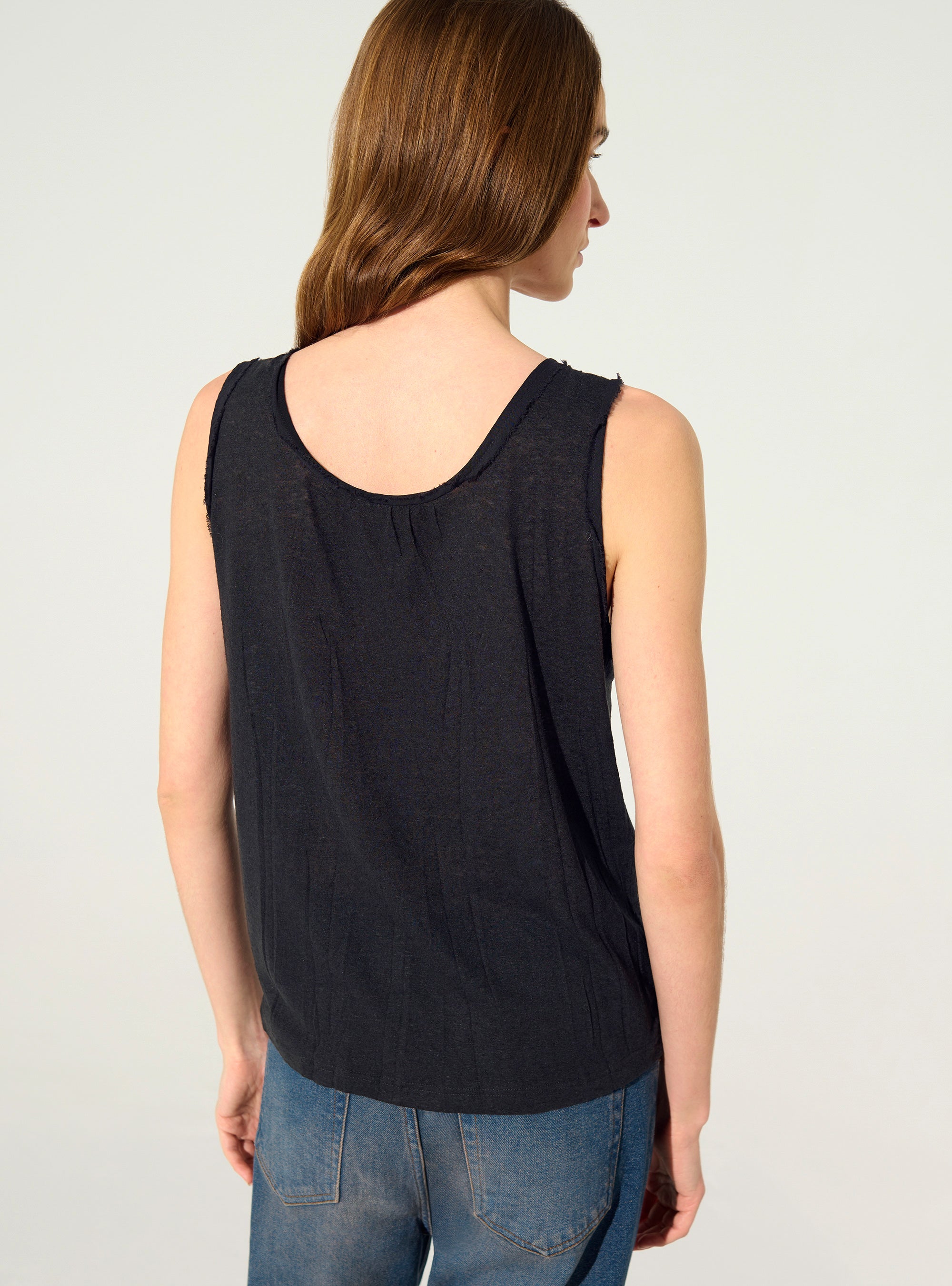 Schwarzes, plissiertes, eng anliegendes Tanktop