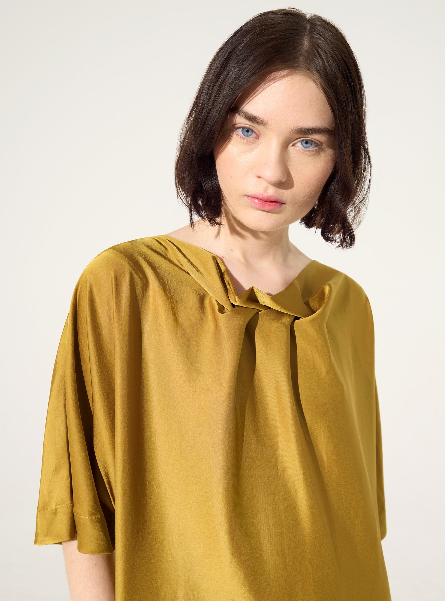 Lockeres gelbes Kleid