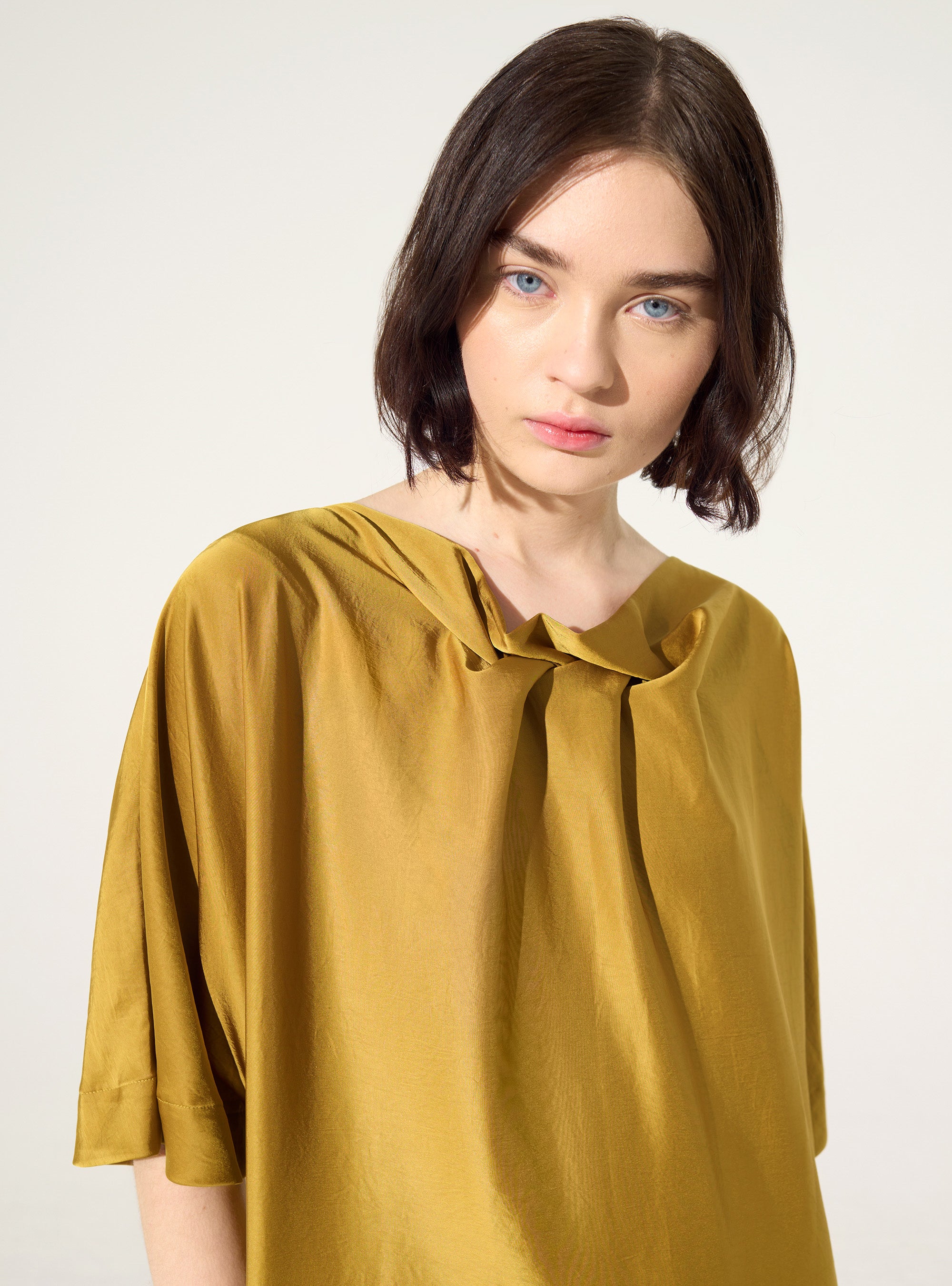 Lockeres gelbes Kleid