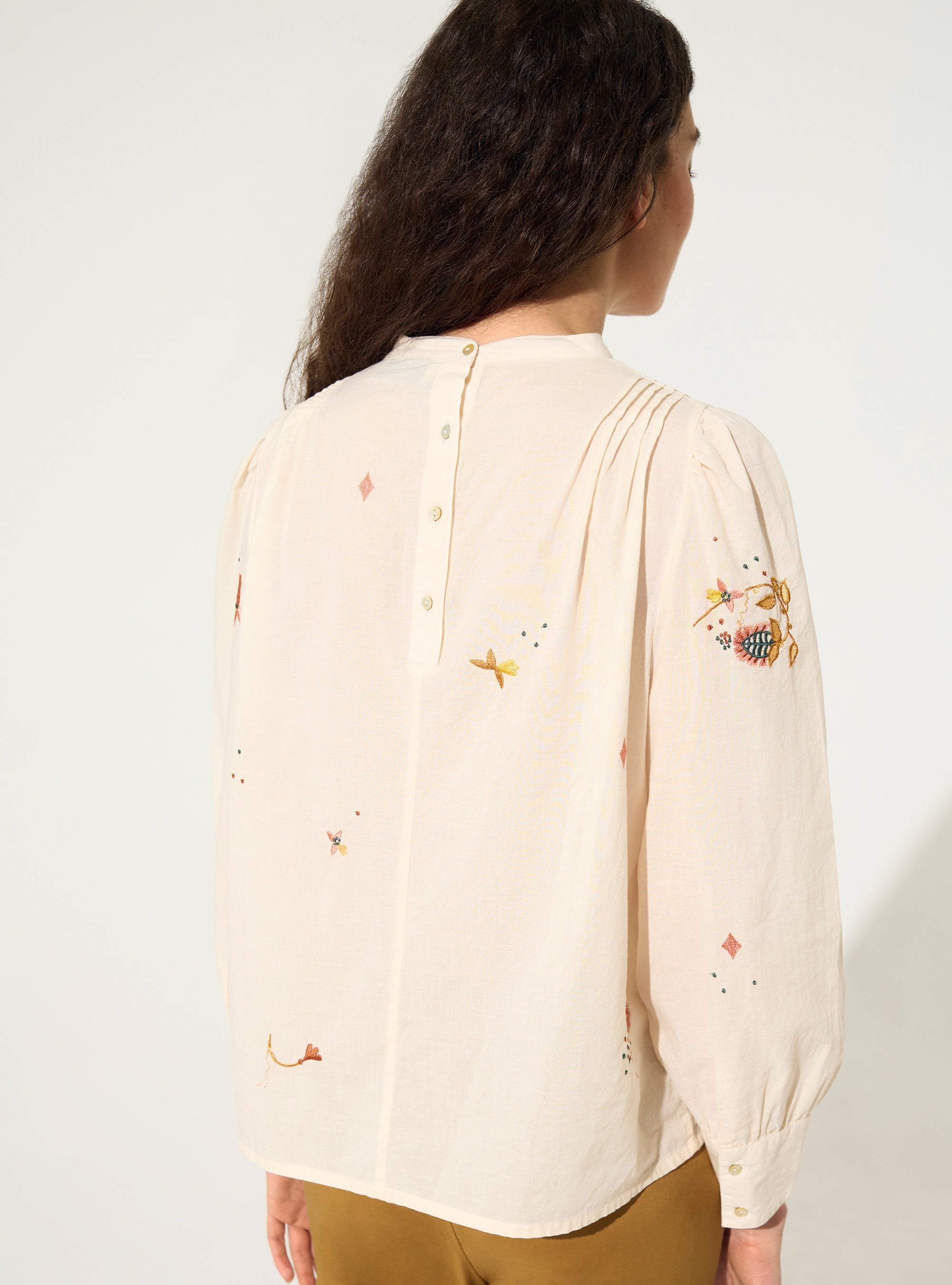 Embroidered blouse in white cotton