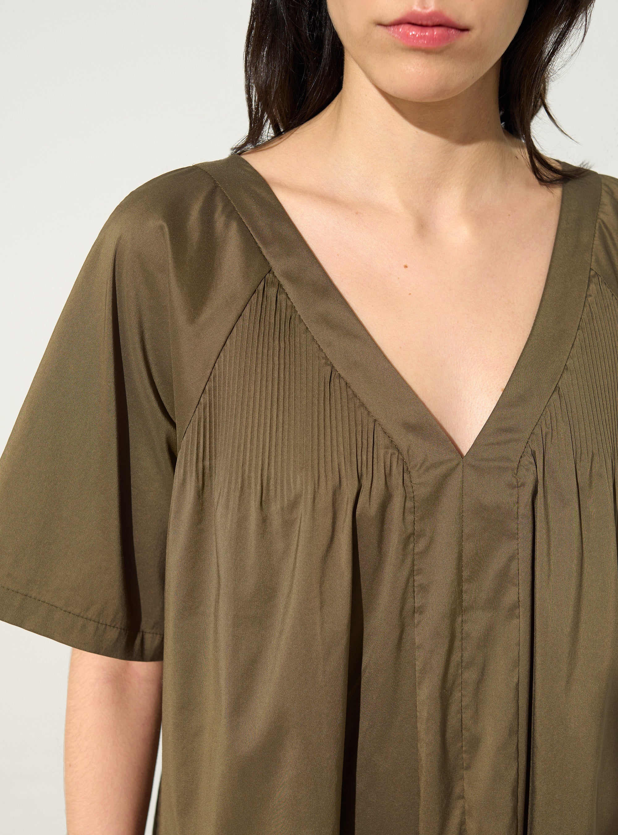 Robe manches courtes plissée marron