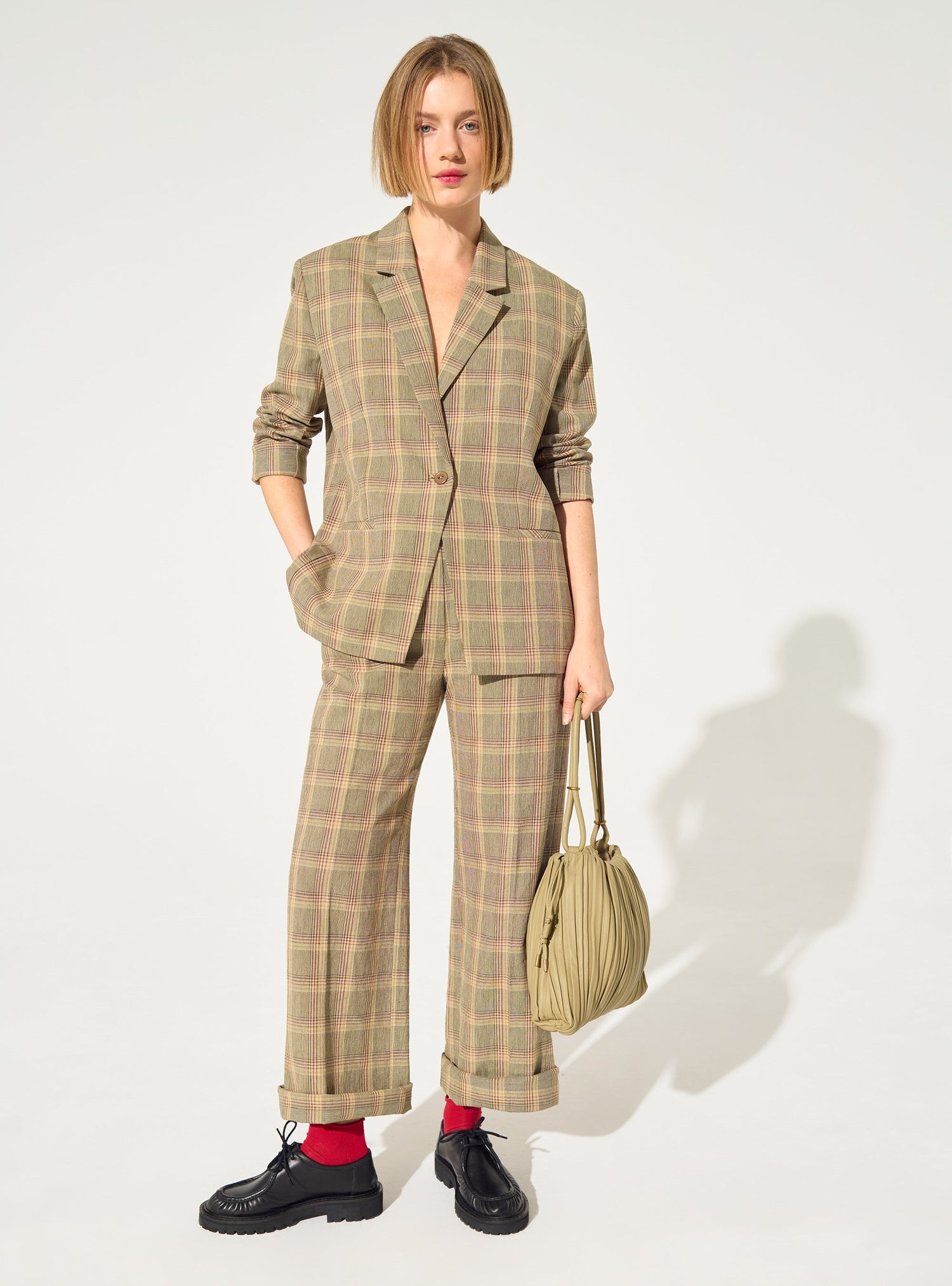 Locker sitzende Leinenjacke mit Karomuster