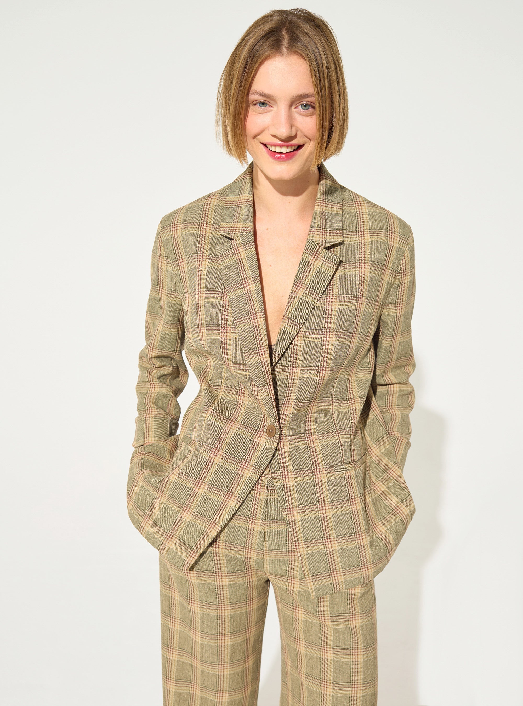 Locker sitzende Leinenjacke mit Karomuster