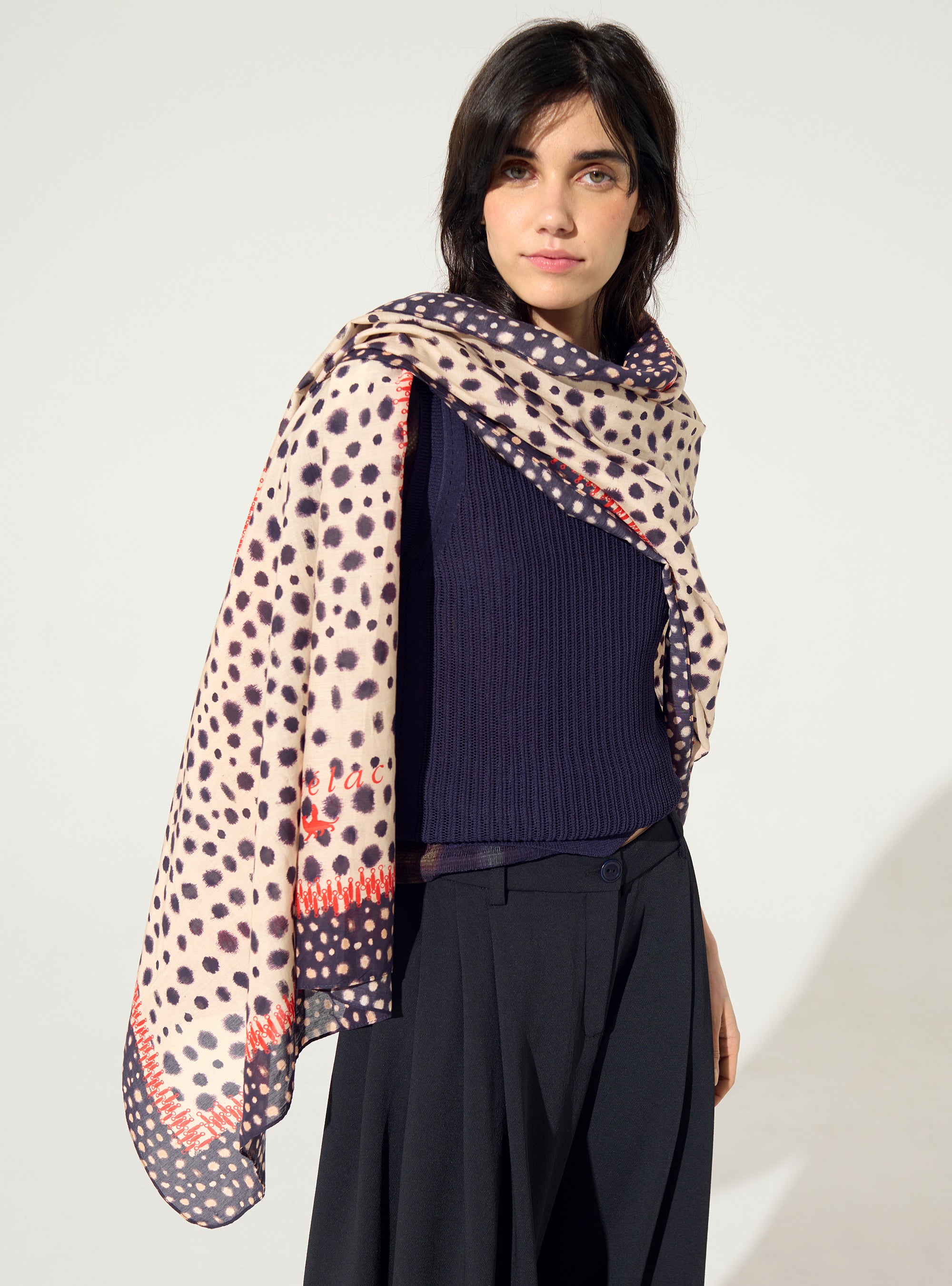 Écharpe imprimé maison rose