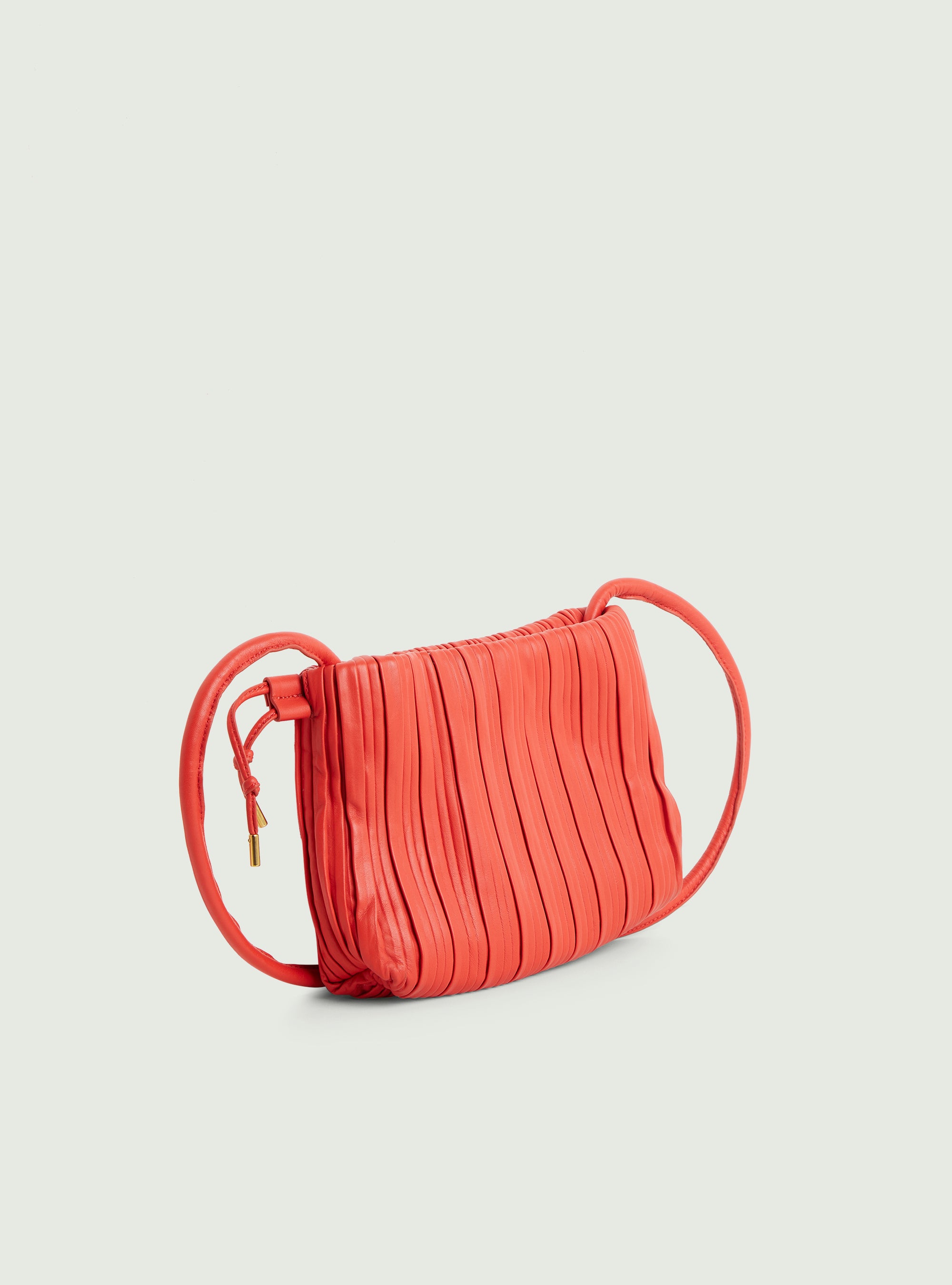 Rote, plissierte Ledertasche