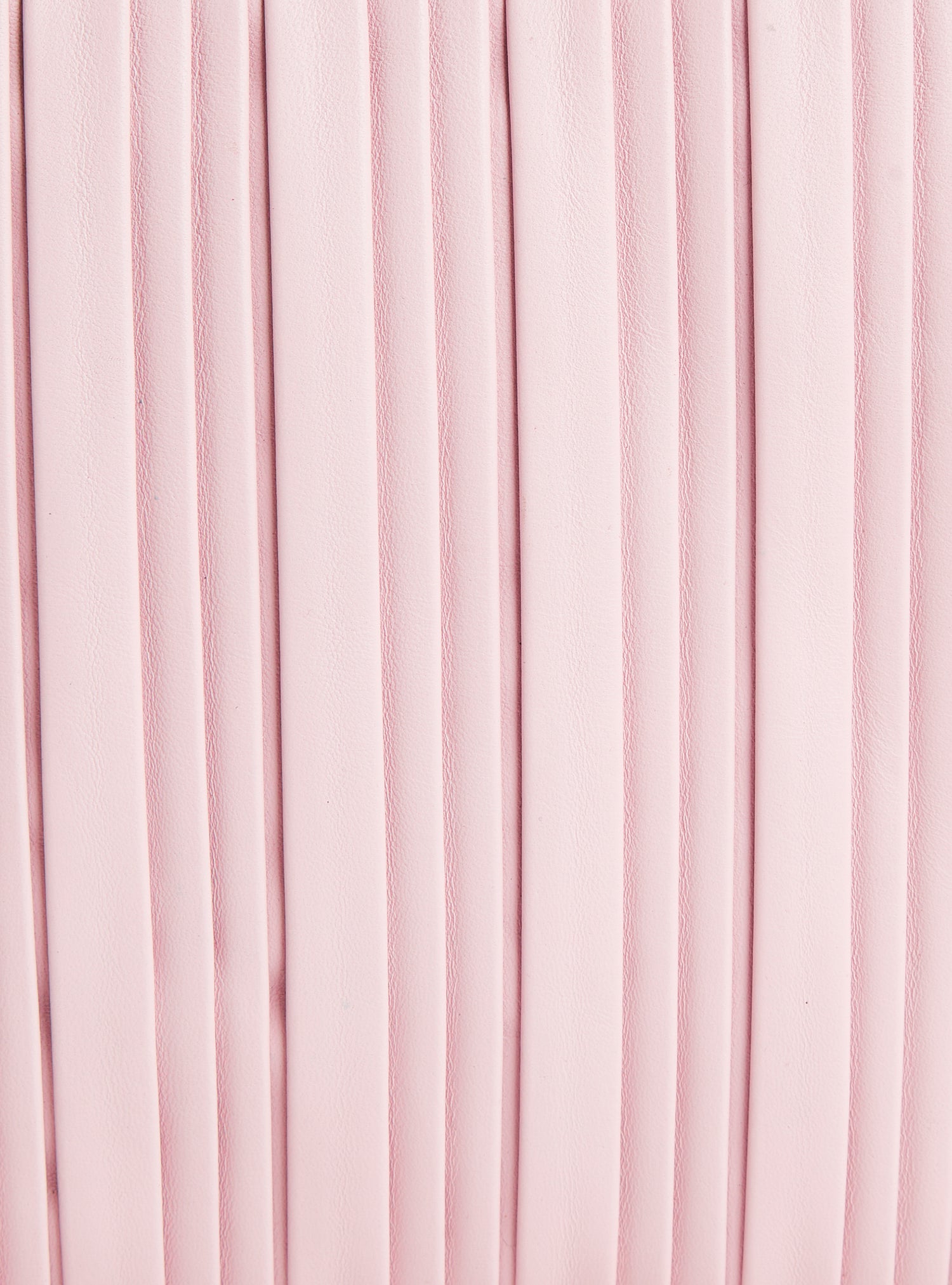 Plisseetasche aus lilafarbenem Leder