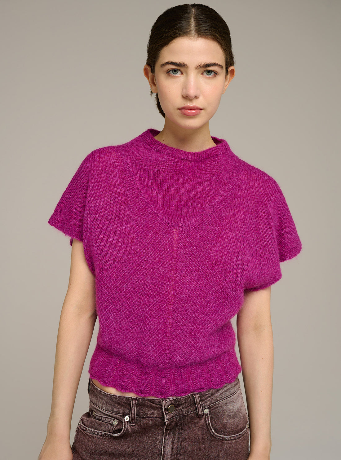 Pull ajusté col rond manches courtes