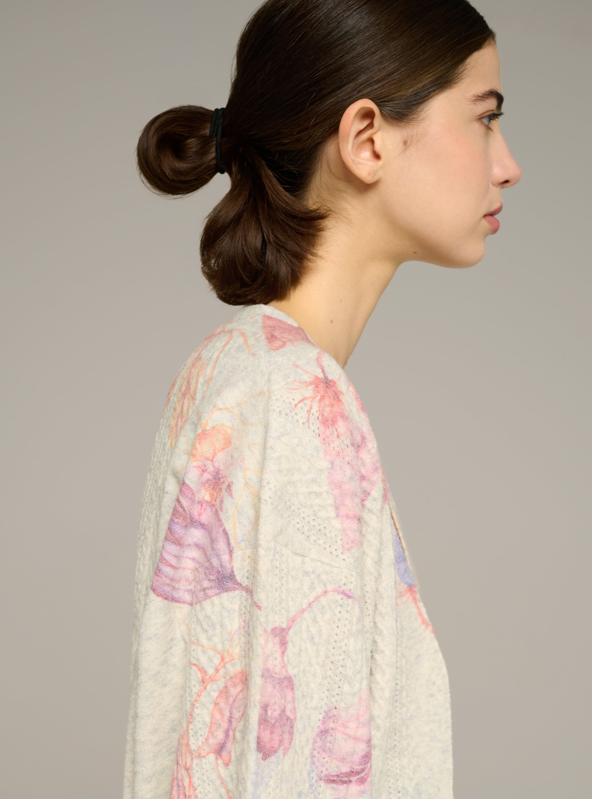 Bedruckter Cardigan mit V-Ausschnitt und langen Ärmeln