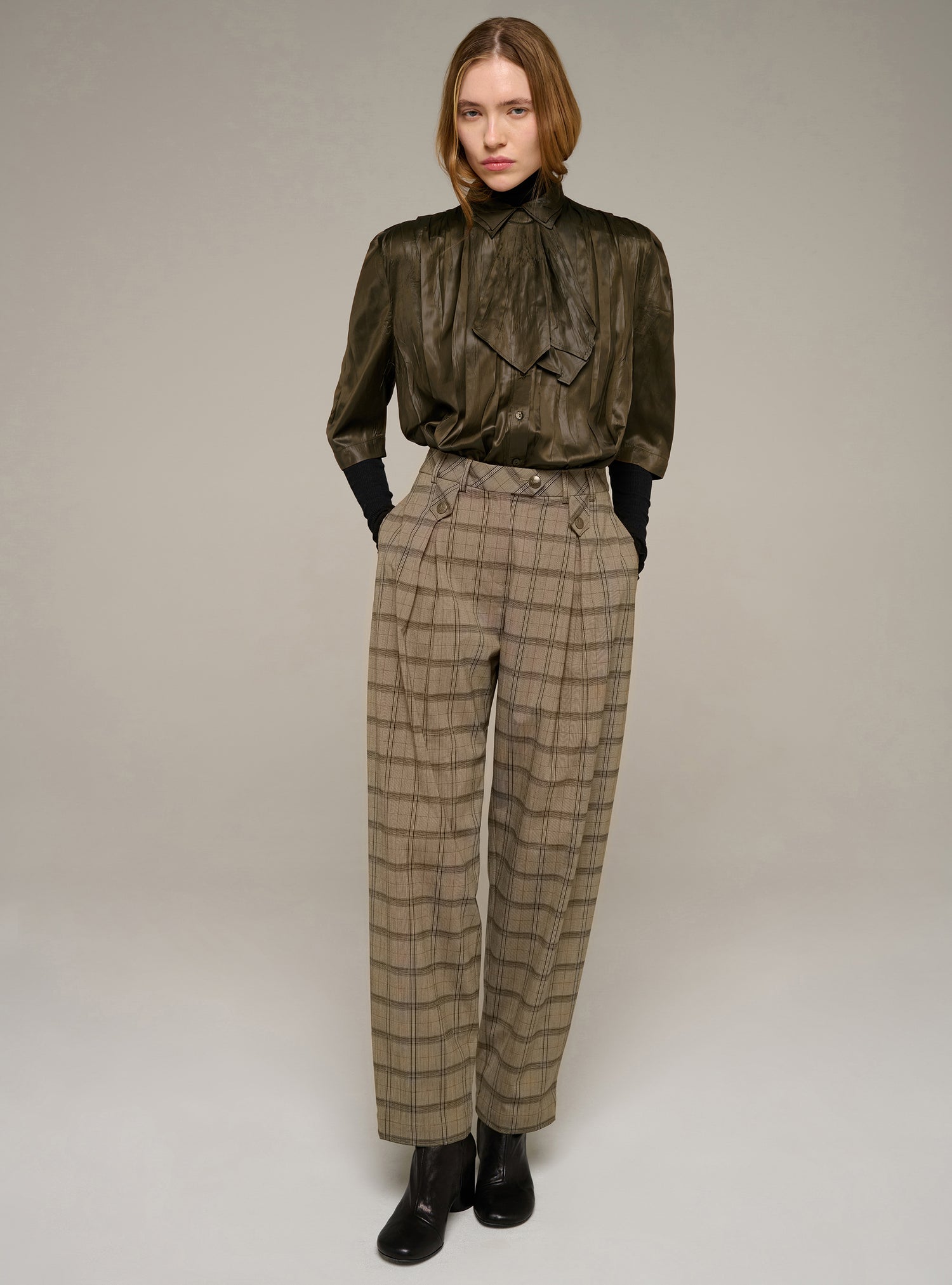 Pantalon carrotte à carreaux