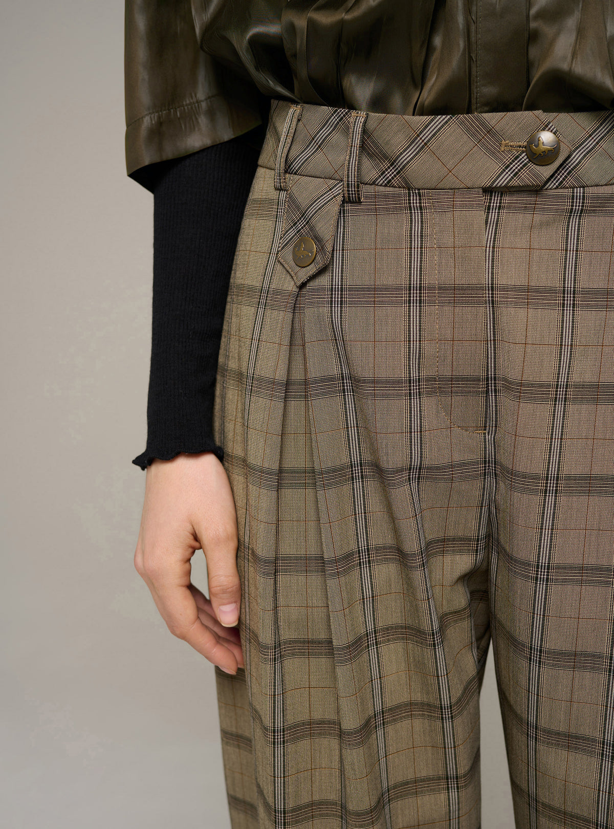 Pantalon carrotte à carreaux