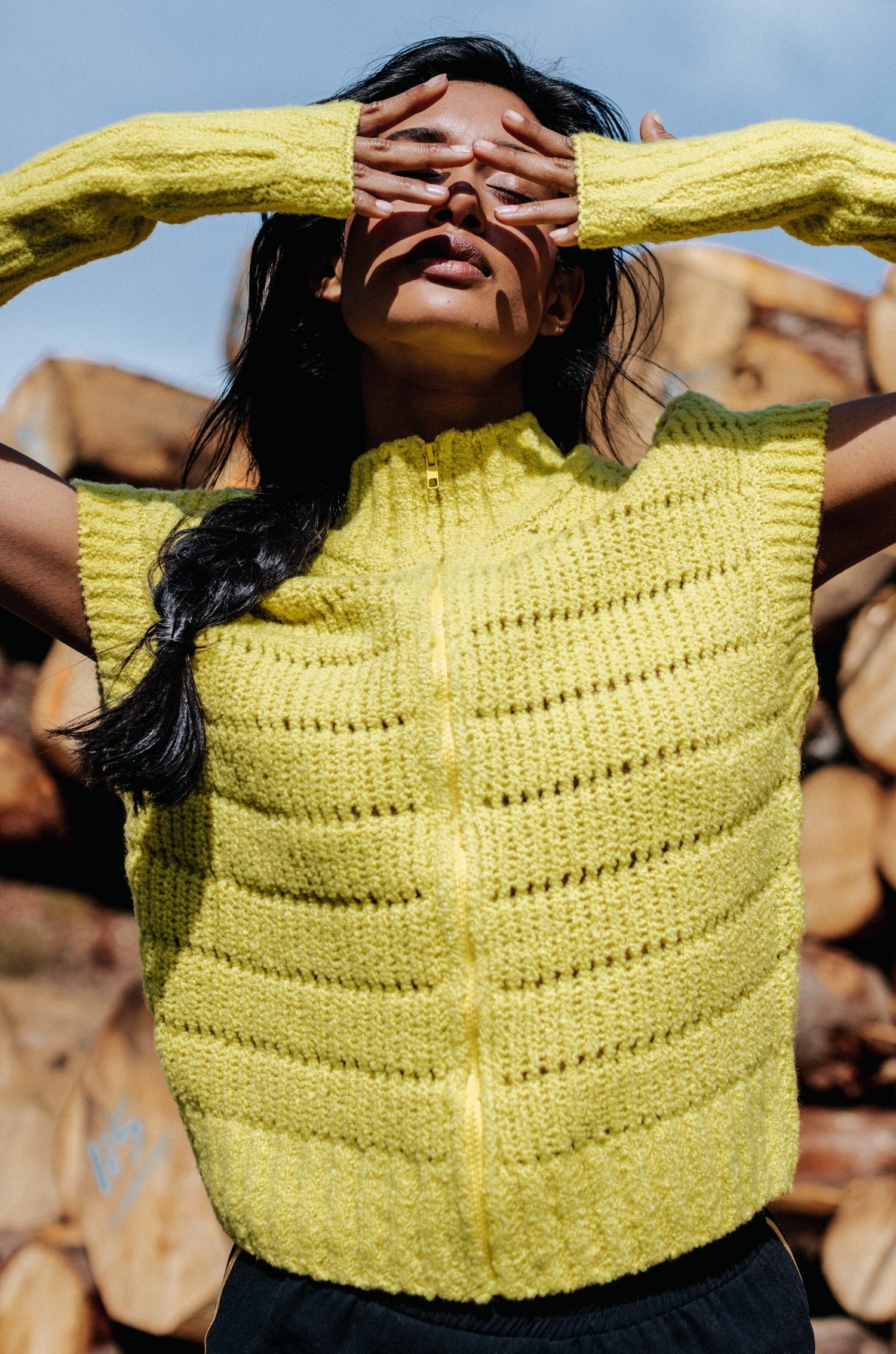 Sleeveless cardigan