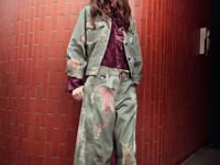 Bedruckte Jeans mit Waschung
